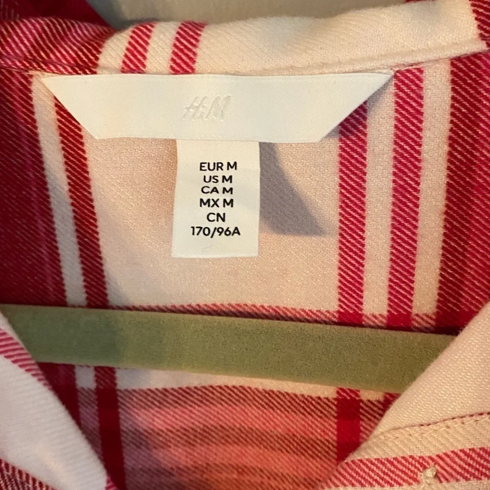 H&M Plaid Button Up Shirt w/ Pocket Red & Cream size Women’s Medium- Super Soft - Picture 2 of 11